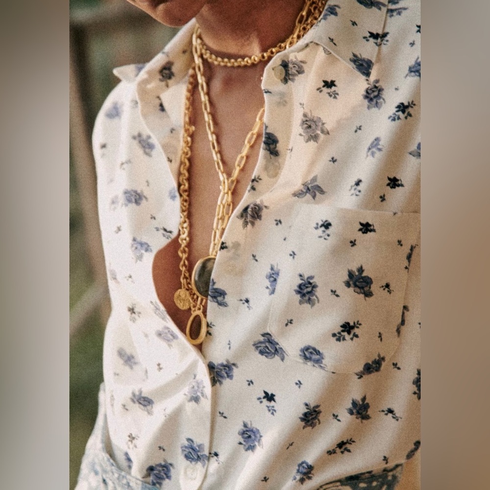 Sezane Tomboy Shirt, NWOT, in blue rose print in size 4 /36